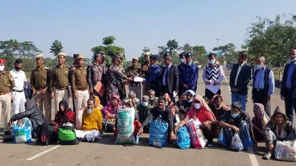 অনুপ্রবেশ করা ১৯ বাংলাদেশিকে ফেরত দিলো বিএসএফ - Natun Sylhet