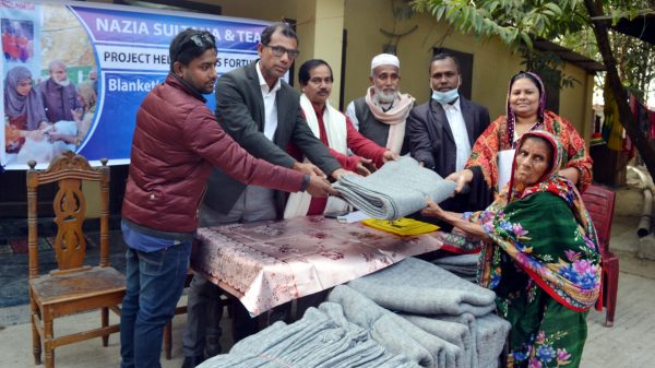নাজিয়া সুলতানা অ্যান্ড হার ফ্রেন্ডসের কম্বল বিতরণ অব্যাহত