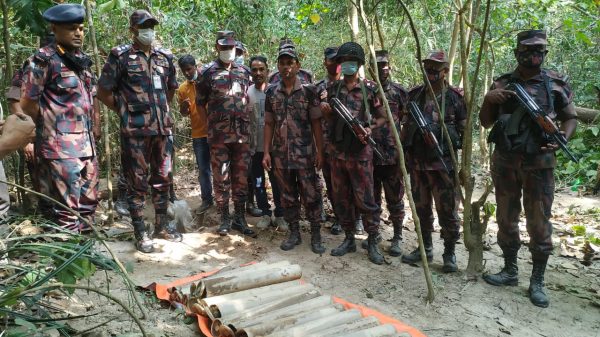 সাতছড়ি থেকে ১৮টি রকেট লঞ্চারের গোলা উদ্ধার - Natun Sylhet