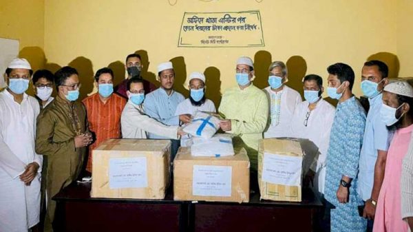 জন্মদিনে গোরখোদকদের পিপিই দিলেন অ্যাডভোকেট নাসির উদ্দিন - Natun Sylhet