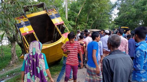 সিলেটে ইজিবাইক-হিউম্যন হলার সংঘর্ষে নিহত ১, আহত ৬ - Natun Sylhet