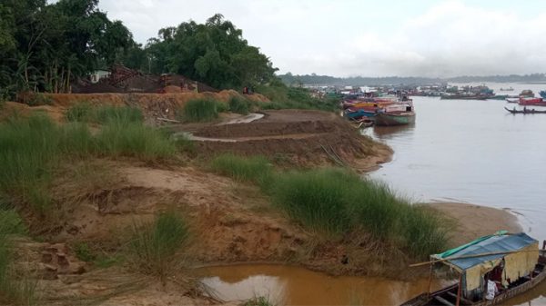 কোম্পানীগঞ্জে খেলার মাঠ রক্ষায় বালু উত্তোলন বন্ধের দাবী এলাকাবাসীর - Natun Sylhet