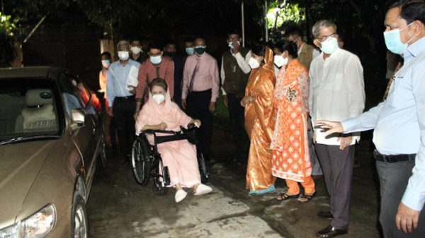 হাসপাতাল থেকে বাসায় ফিরলেন খালেদা জিয়া - Natun Sylhet