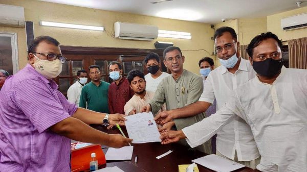 সিলেট-৩ আসনে আ'লীগের মনোনয়ন ফরম জমা দিলেন তাহমিন আহমদ  - Natun Sylhet