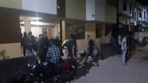ছাত্রলীগ নেতা সিরাজের বাসায় হামলা, ভাংচুর ও মারধর - Natun Sylhet