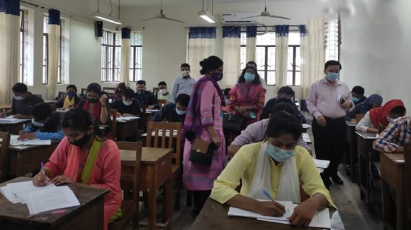 শাবিতে ঢাবির 'গ' ইউনিটের পরীক্ষায় উপস্থিতি ৮২ শতাংশ - Natun Sylhet