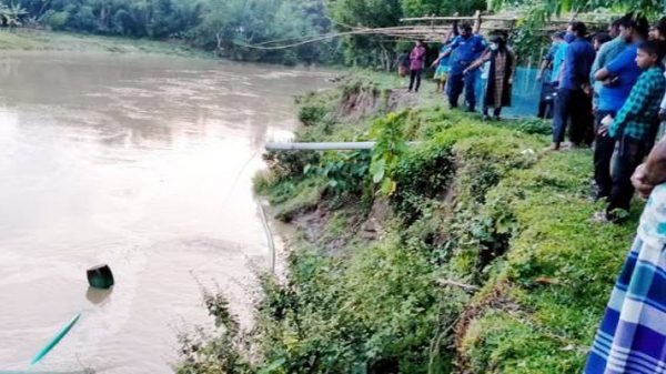 ধলাই নদীতে বালু উত্তোলনে ইজারাদারকে জরিমানা - Natun Sylhet