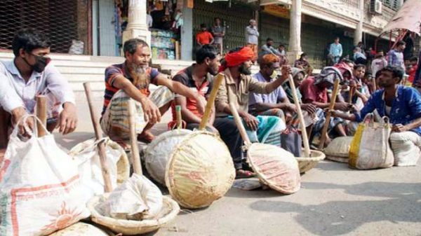 সারাদেশের মধ্যে সবচেয়ে শ্রমিকের মজুরি কম সিলেটে - Natun Sylhet