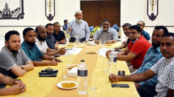 জ্বালানি তেলের কৃত্রিম সংকট, কর্মকর্তাদের অপসারণ দাবি ব্যবসায়ীদের - Natun Sylhet