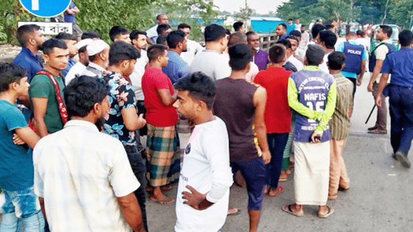 গ্রামবাসী ও অটোরিকশা চালকদের সংঘর্ষ, আহত ২০ - Natun Sylhet