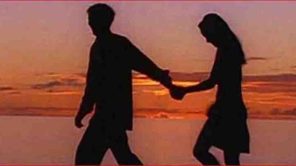প্রেমের টানে ভাতিজাকে নিয়ে ঘর ছেড়েছেন চাচী - Natun Sylhet