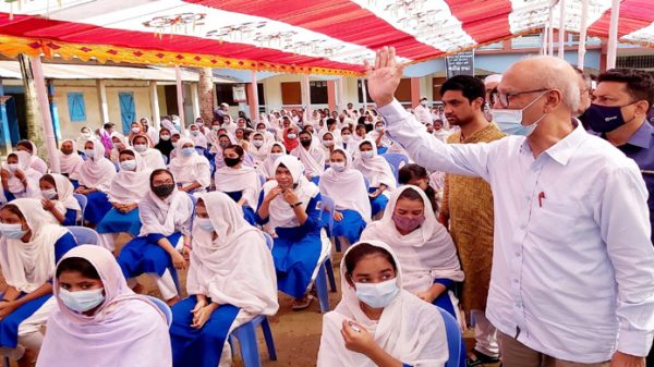 বর্তমান সরকার শিক্ষাক্ষেত্রে গুরুত্ব দিচ্ছে : নাহিদ - Natun Sylhet