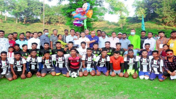 শাহী ঈদগাহে ২য় তম পঞ্চায়েত ফুটবল টুর্নামেন্টের উদ্বোধন - Natun Sylhet