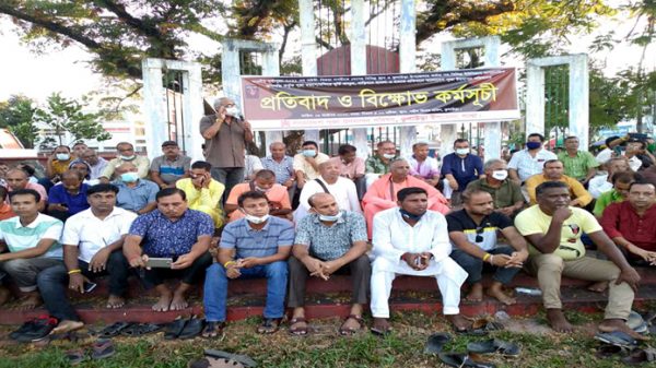 কুলাউড়ায় পূজা মন্ডপে হামলার প্রতিবাদে বিক্ষোভ - Natun Sylhet