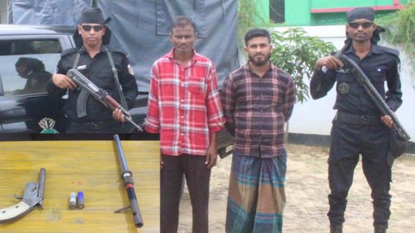 হবিগঞ্জে আগ্নেয়াস্ত্রসহ ৩০ মামলার আসামি দুই বনদস্যু গ্রেফতার - Natun Sylhet