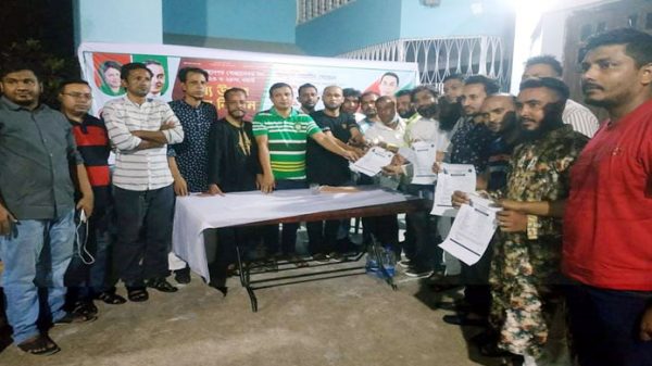 ২২,২৩ ও ২৪ নং ওয়ার্ড মহানগর স্বেচ্ছাসেবক দলের ফরম বিতরণ - Natun Sylhet