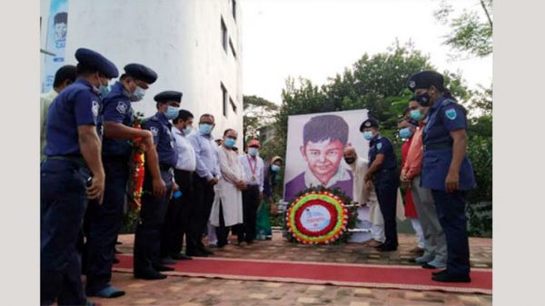 হবিগঞ্জে শেখ রাসেলের জন্মদিনে পুষ্পস্তবক অর্পণ - Natun Sylhet