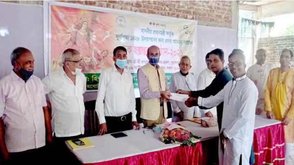 সুনামগঞ্জে ১১১ পূজামন্ডপে শেখ হাসিনার অনুদান - Natun Sylhet