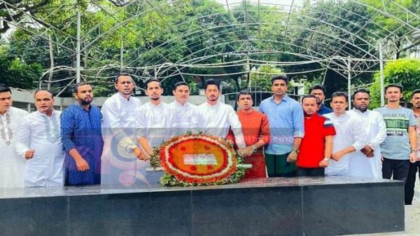 বঙ্গবন্ধুর প্রতিকৃতিতে পুষ্পার্ঘ্য অর্পণ জেলা ও মহানগর ছাত্রলীগের - Natun Sylhet