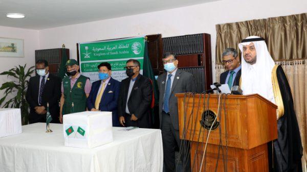 প্রতিদিন ৪ হাজার বাংলাদেশীকে ভিসা দিচ্ছে সৌদি দূতাবাস - Natun Sylhet
