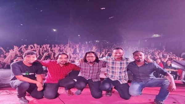 কনসার্টে ফিরেই ব্যস্ত ‘অ্যাশেজ’ - Natun Sylhet