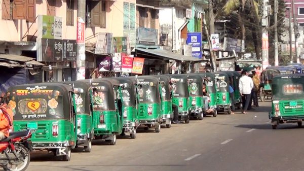 শ্রীমঙ্গল-ভানুগাছ সড়কে সিএনজি চলাচল বন্ধ, ভোগান্তিতে যাত্রীরা - Natun Sylhet