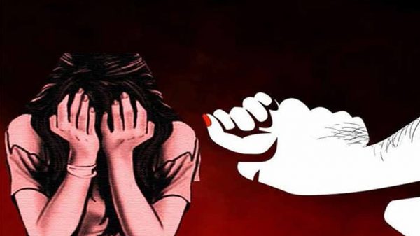 ভাইকে গাড়ি থেকে নামিয়ে বোনকে অপহরণ করে ধর্ষণ - Natun Sylhet