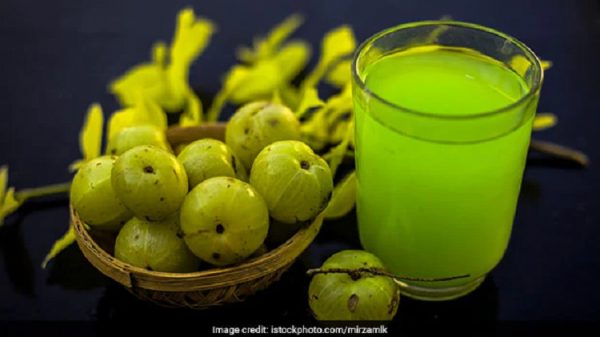 এই শীতে যে কারণে খাবেন আমলকির জুস - Natun Sylhet