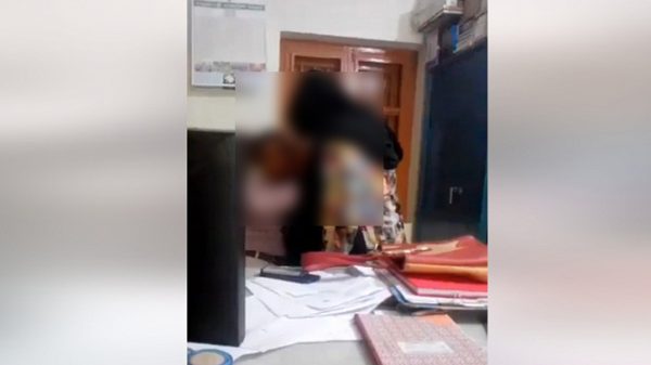অফিসে চেয়ারম্যানের অনৈতিক কর্মকাণ্ড, ভিডিও ভাইরাল! - Natun Sylhet