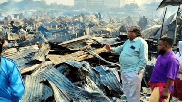 টঙ্গীতে আগুনে পুড়ে ছাই মাজার বস্তির পাঁচশর বেশি বসতঘর - Natun Sylhet