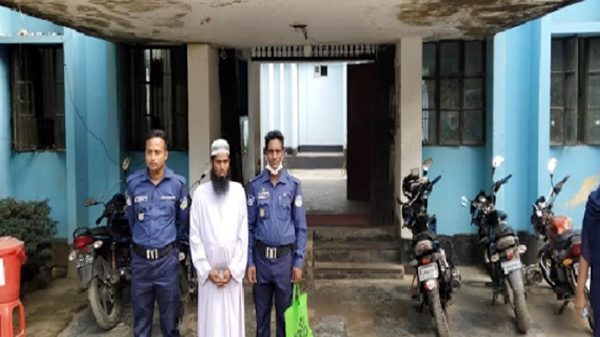 ভালোবেসে ছাত্রীকে বিয়ে, কারাগারে মুুহতামিম - Natun Sylhet