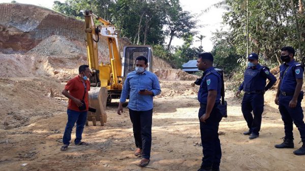 দোয়ারাবাজারে টিলা কাটায় ৩ জনকে অর্থদণ্ড - Natun Sylhet
