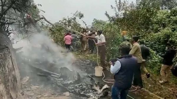 ভারতে প্রতিরক্ষা প্রধানবাহী হেলিকপ্টার বিধ্বস্ত, নিহত ৪ - Natun Sylhet