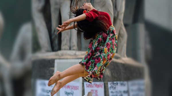 ইউটিউবে শিখে ঢাকায় নেচে ভাইরাল নওগাঁর মেয়ে ইরা - Natun Sylhet