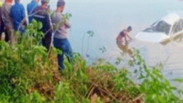 সুনামগঞ্জে নিয়ন্ত্রণ হারিয়ে কার পানিতে, নিহত ১ - Natun Sylhet