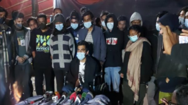 শিক্ষামন্ত্রীকেই সিলেটে আসার অনুরোধ অনশনকারী শিক্ষার্থীদের! - Natun Sylhet