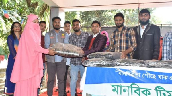 ইউসেপ ঘাসিটুলা টেকনিক্যাল স্কুল ও ওসমানীতে মানবিক টিমের শীতবস্ত্র বিতরণ - Natun Sylhet