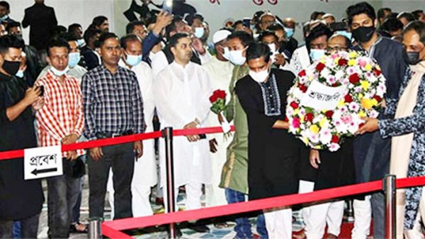 দুবাইয়ে ভাষা শহীদদের প্রতি প্রবাসীদের শ্রদ্ধাঞ্জলি - Natun Sylhet