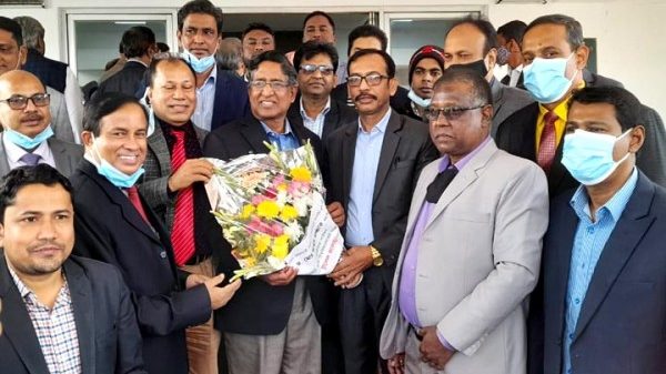 কৃষিমন্ত্রীর সাথে সিকৃবি অফিসার পরিষদের সৌজন্য সাক্ষাৎ - Natun Sylhet