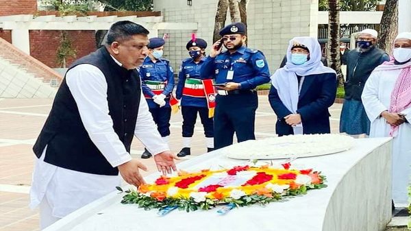 বঙ্গবন্ধুর সমাধিতে আনোয়ারুজ্জামান চৌধুরীর শ্রদ্ধা - Natun Sylhet