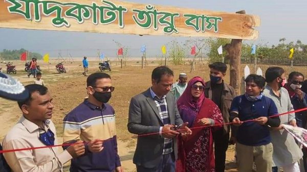 যাদুকাটায় পর্যটকদের জন্য ‘তাঁবু বাস’ - Natun Sylhet