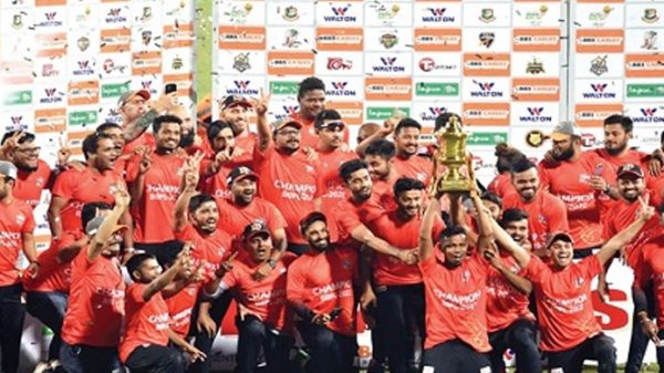 বি্পিএল-এক রানের শ্বাসরুদ্ধকর জয়ে চ্যাম্পিয়ন কুমিল্লা - Natun Sylhet