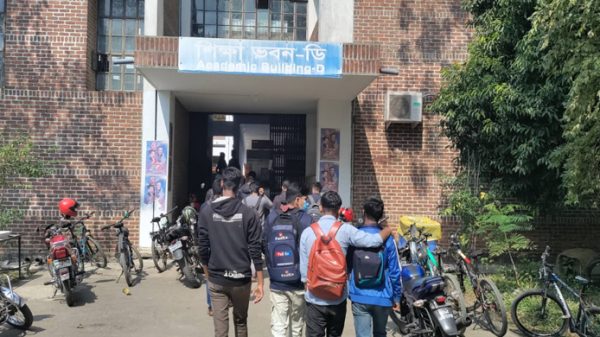 আবারো সশরীরে ক্লাসে ফিরেছে শাবিপ্রবির শিক্ষার্থীরা - Natun Sylhet