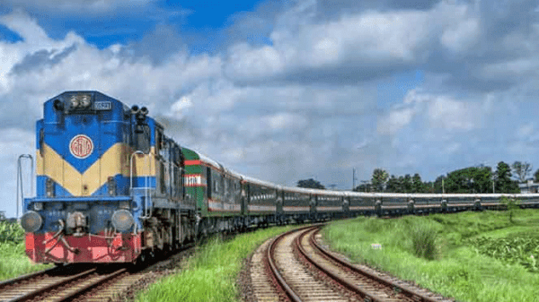 শতভাগ যাত্রী নিয়ে ট্রেন চলাচল শুরু - Natun Sylhet