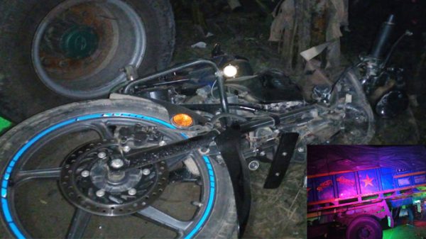 রশিদপুরে দুই ট্রাকের ওভারেটেক, চাপা পড়লো মোটরসাইকেল - Natun Sylhet