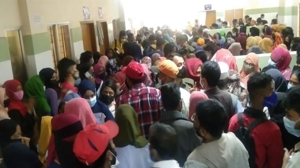 সিলেটে গণটিকা উৎসব: ‘যতক্ষণ মানুষ, ততক্ষণ টিকা’ - Natun Sylhet