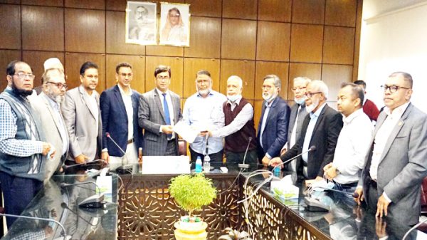 হয়রানী বন্ধে ডিসির দ্বারস্থ হলেন সিএনজি স্টেশন মালিকগণ - Natun Sylhet