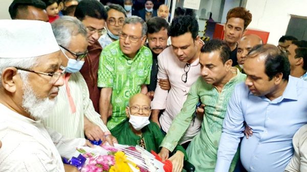 দুই বছর পর সিলেটে পৌঁছেছেন সাবেক অর্থমন্ত্রী মুহিত - Natun Sylhet