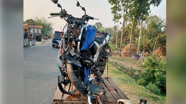 দুর্ঘটনায় নিহত শ্যালক-দুলাভাই, ব্যাগে ২২ বোতল ফেনসিডিল - Natun Sylhet
