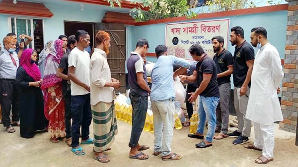 স্বাধীনতা দিবসে এসএসসি ২০০৬ ও এইচএসসি ২০০৮ ব্যাচের খাদ্য সামগ্রী বিতরণ - Natun Sylhet